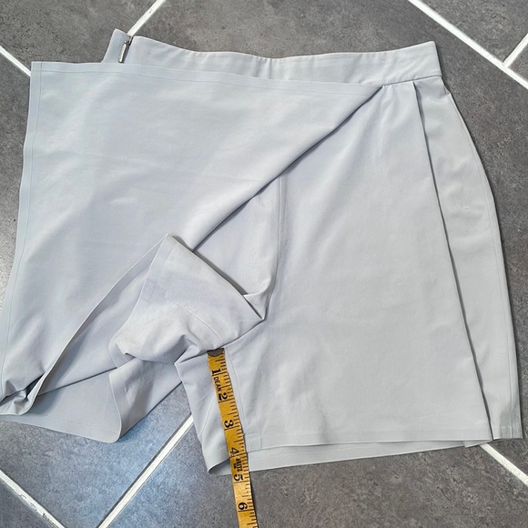 Athleta Light Grey Planner Skort | Woman’s size 0 - Picture 4 of 10